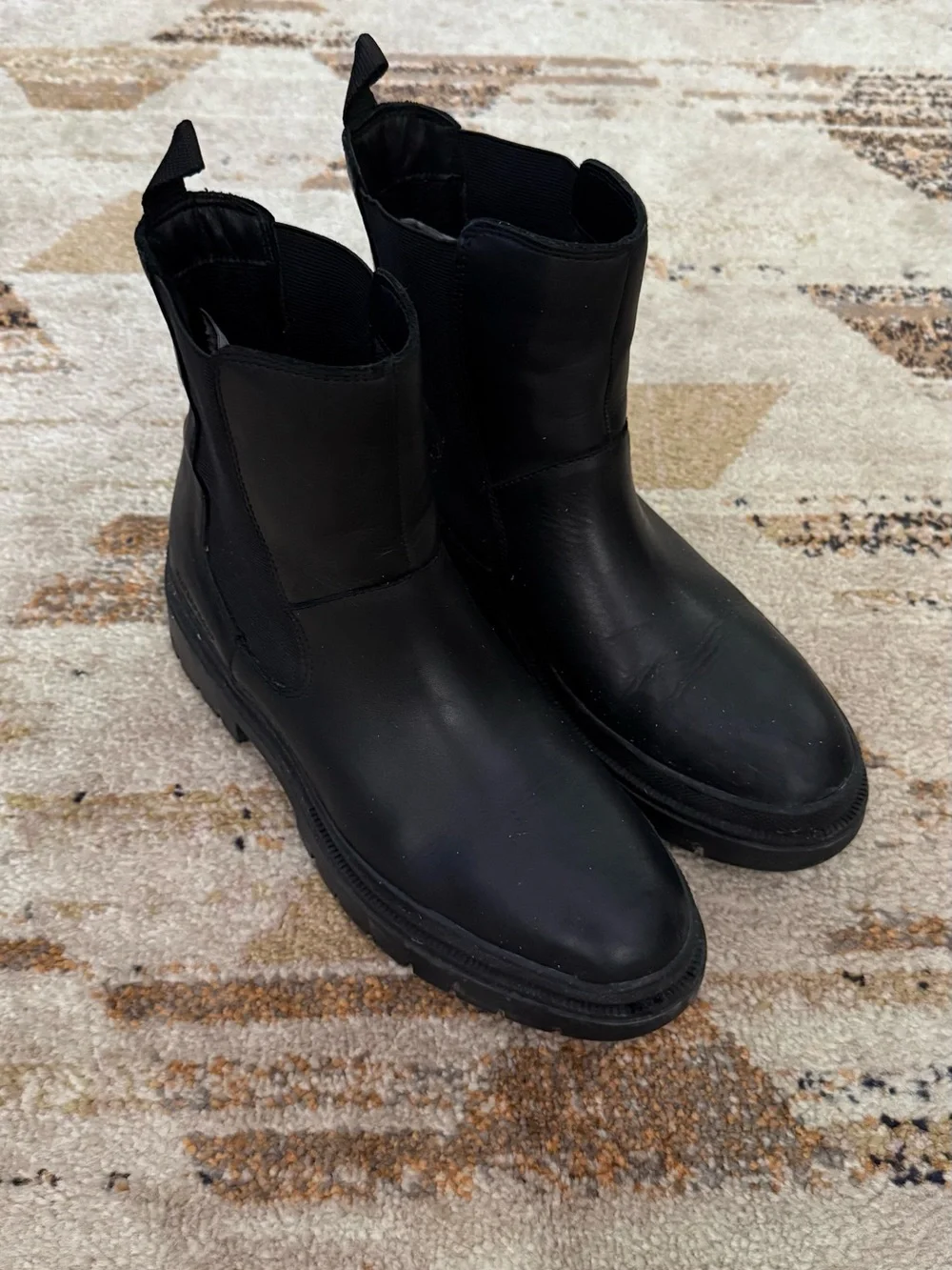 Waterproof Cougar Chelsea Lug Snow Rain Ankle Boots | Size 9